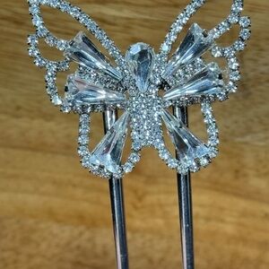 Elegant Silver Butterfly Hairpin